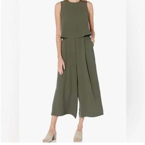 Mud Pie Olive Green Cropped Jumpsuit size Large with pockets Romper